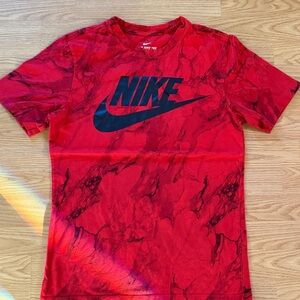 Pre Owned Nike Red Graphic Short Sleeve T-Shirt Small Men’s